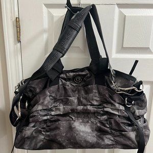 Lululemon athleticaGrey Black  Pink Interior Women's Large Duffle Gym Travel Bag